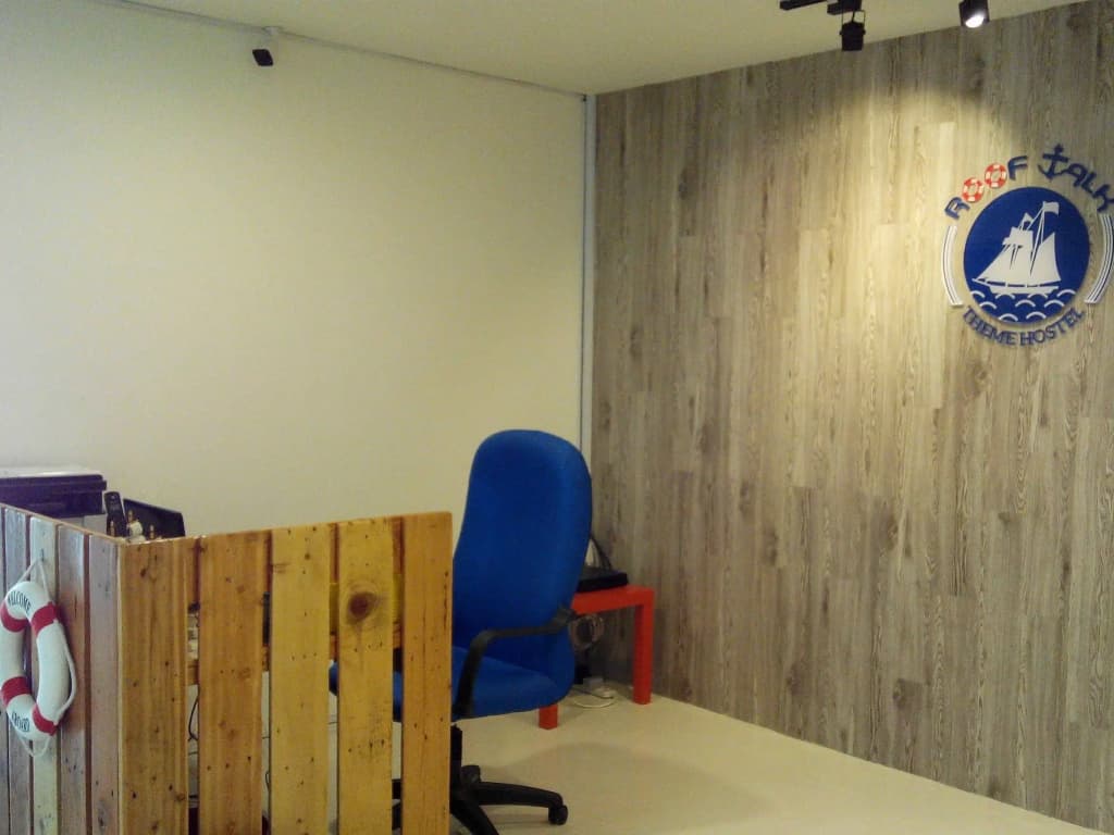 Roof Talk Theme Hostel - photo 8