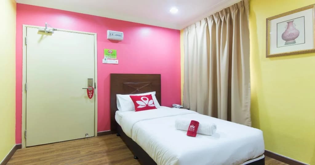 Hotel Sunjoy 9 by ZEN Rooms - photo 4