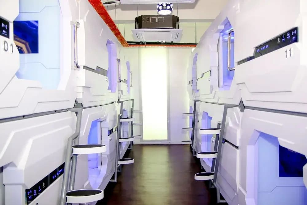 UZ Airport Capsule Hotel - photo 4