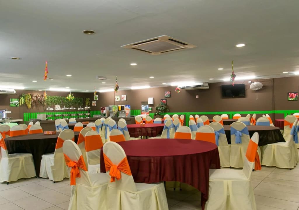 KK Hotel Kajang by OYO - photo 10