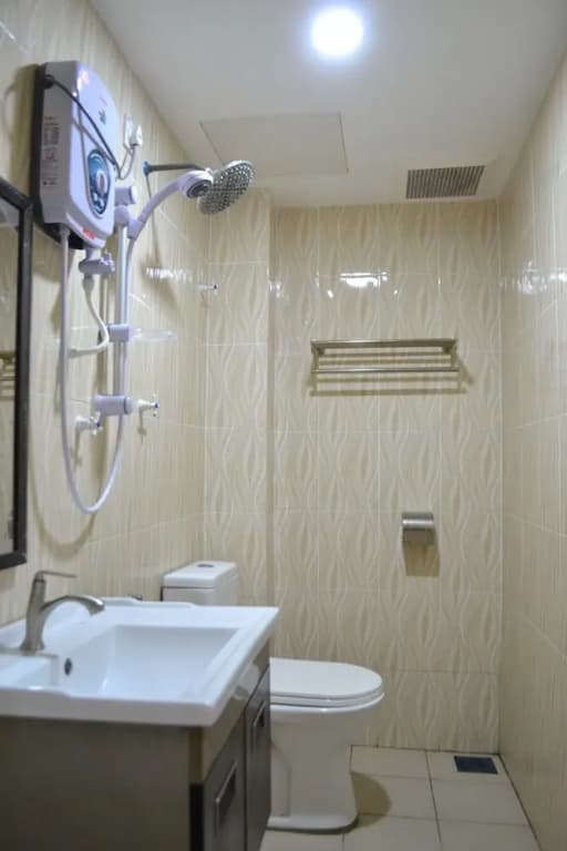 OYO 89691 Hotel Puteri Miqaila - photo 9