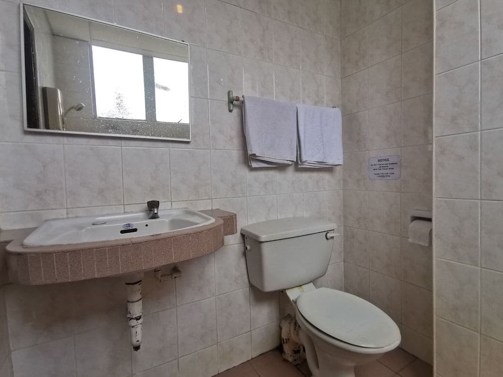 OYO 89864 Hotel Holiday Park - photo 10
