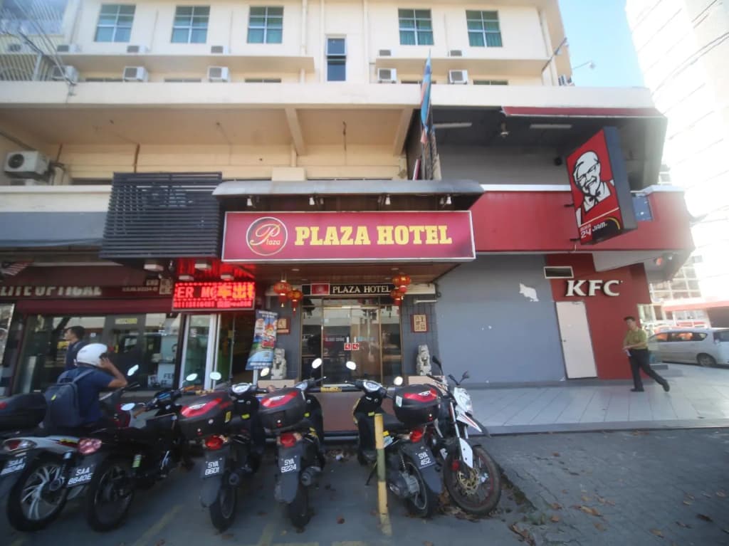OYO 699 Plaza Hotel - main photo