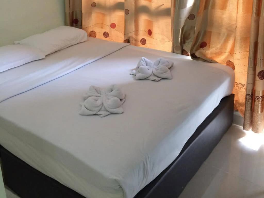 K.L. Empire Hotel - photo 7