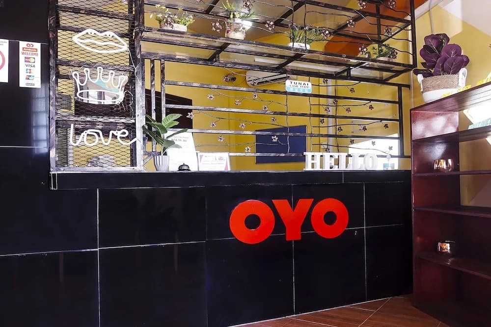 Hotel O Night Queen salak Tinggi - photo 22
