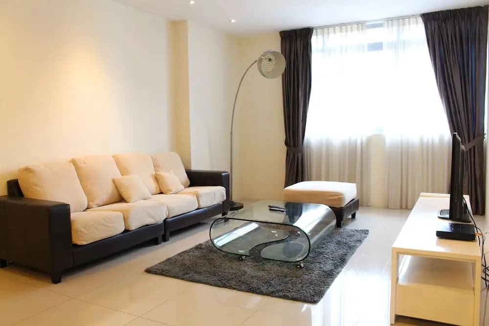 Peaceful Service Suites at Taragon Puteri Bintang - photo 5