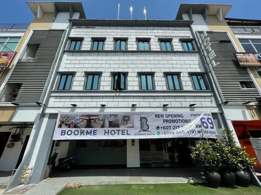 BookMe Hotel - photo 1