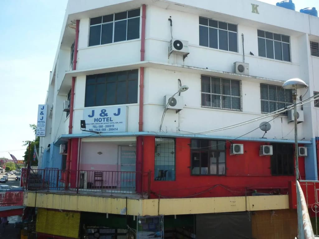 J & J Hotel - photo 1