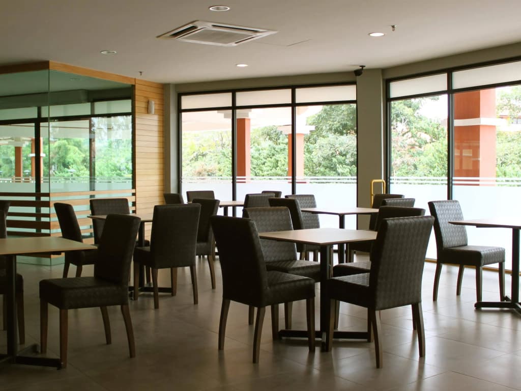 Roof Garden Hotel - photo 1