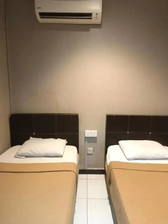 KL2F Empire Hotel  Empire - photo 4