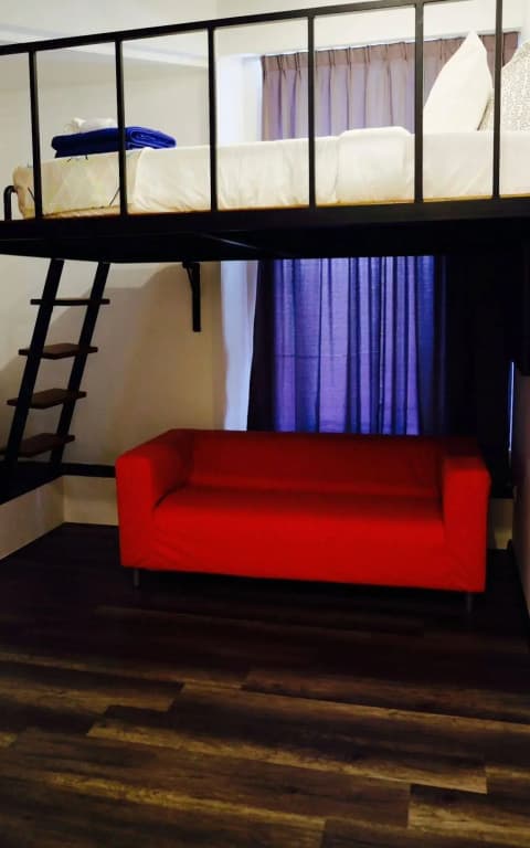 Roomies Suites - photo 7