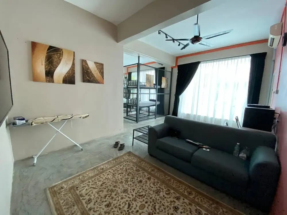 DWJ Backpacker Hostel - photo 4