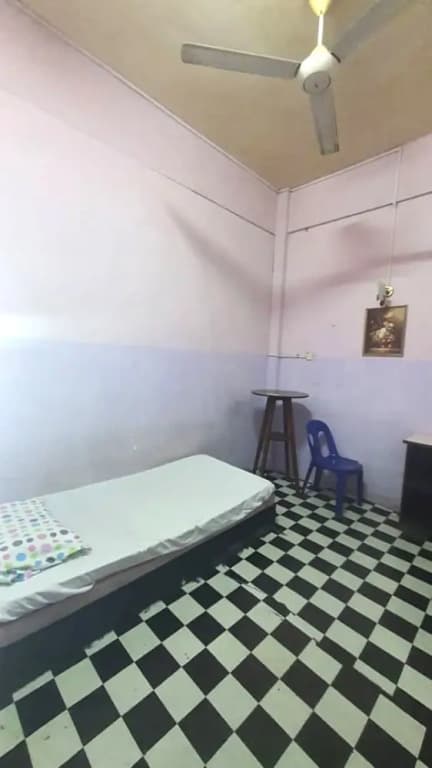 Hotel O Penginapan Almera - photo 13