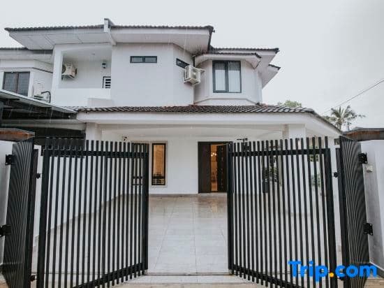 Ipoh Muji Retreat with pool by Verve - photo 1