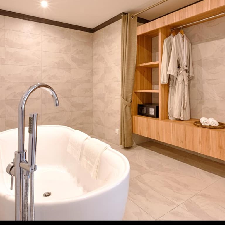 Lot 33 Boutique Hotel - photo 24