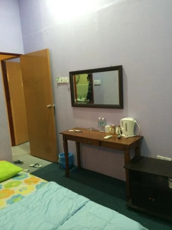 Hotel Shaz - photo 1
