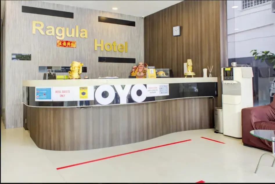 OYO 90028 Ragula Hotel - photo 2