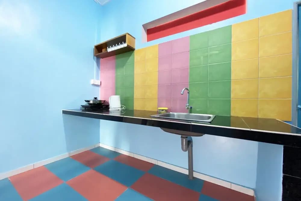 OYO HOME 90312 Rainbow Guesthouse - photo 7