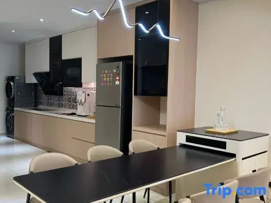 Cozy Landed Home • Sutera & Paradigm@10pax - photo 4
