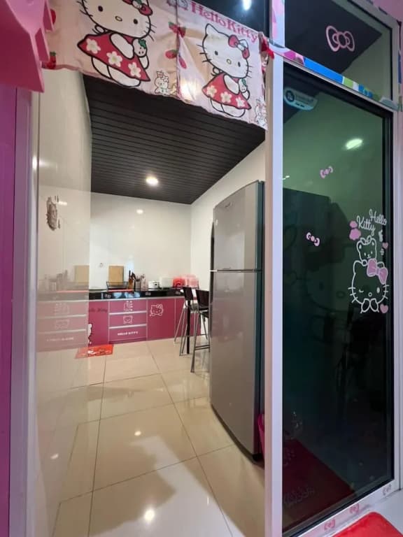 Hello Kitty Signature Suite - photo 45