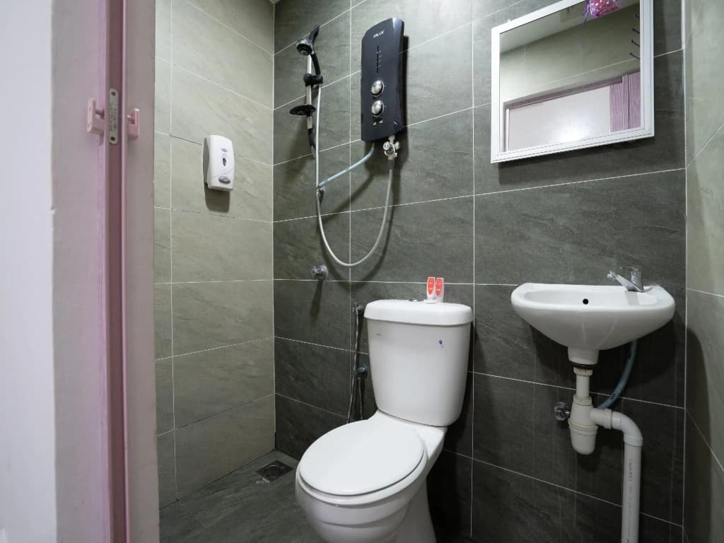 OYO 44093 VRM Hotel - photo 7