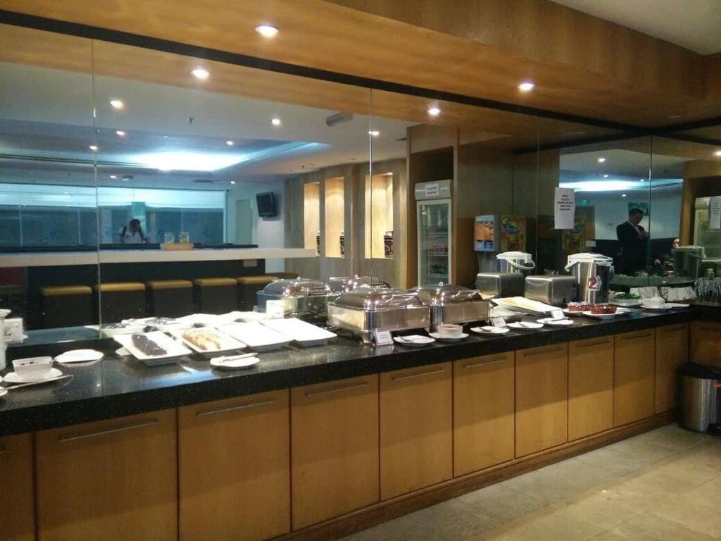 Plaza Premium Lounge (International Departure) - Senai Airport - photo 11