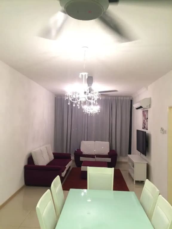 Lawang Suite 2 Bedroom Corner Apartment - photo 5
