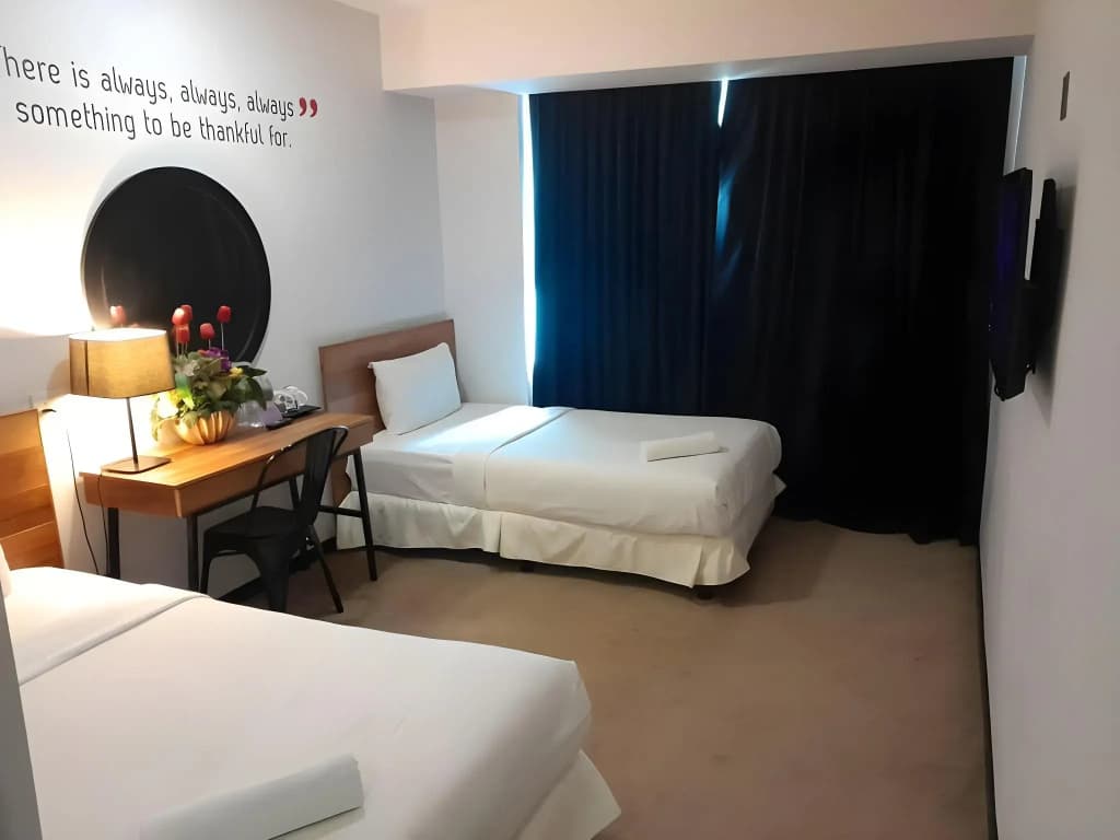 Hotel Regal Vista - photo 16