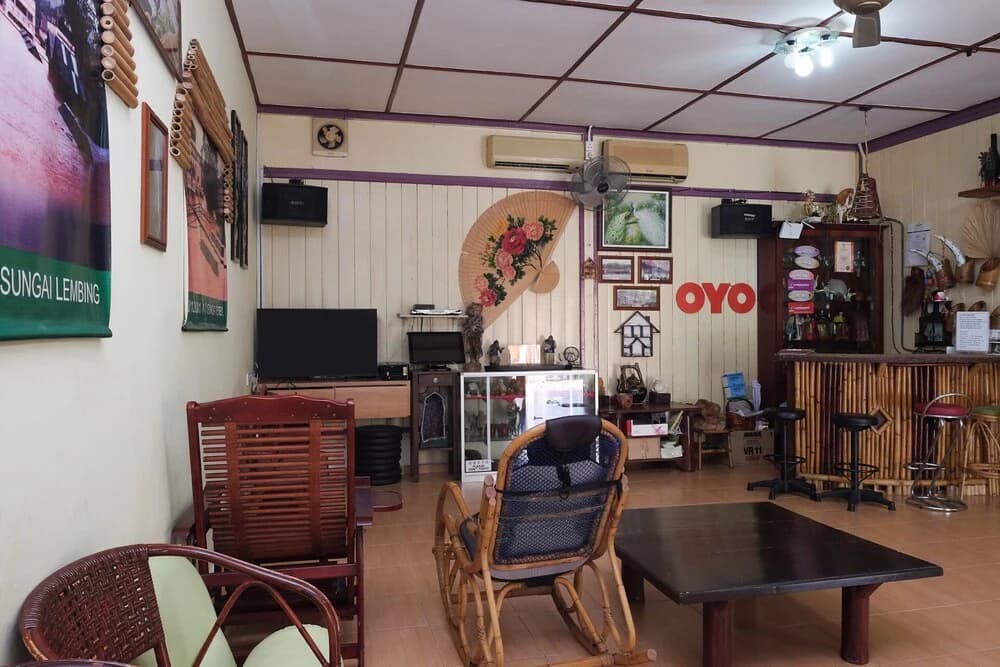 OYO 89928 ACF Guest House - photo 12