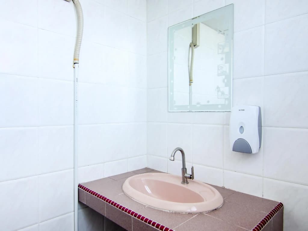 Lotus Inn Hotel - photo 9