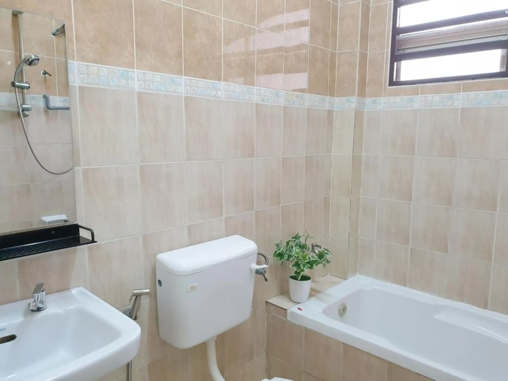 Airport Garden Stay #corner hoise 5 rooms #free wifi #parking #tv chanel - photo 7
