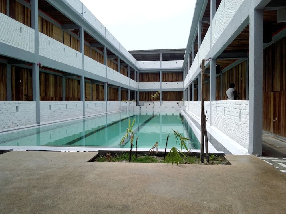 Pavilion Inn Hotel - photo 14