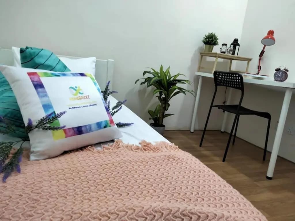 Bed & Pillow Subang Jaya by HomeBrickz - photo 4