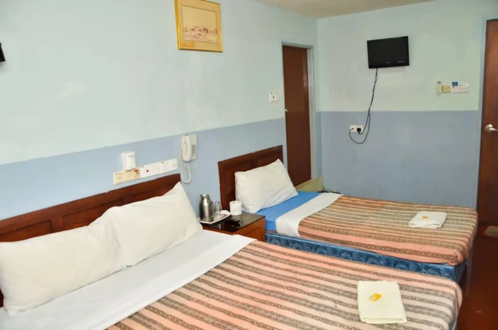 J & J Hotel - photo 5