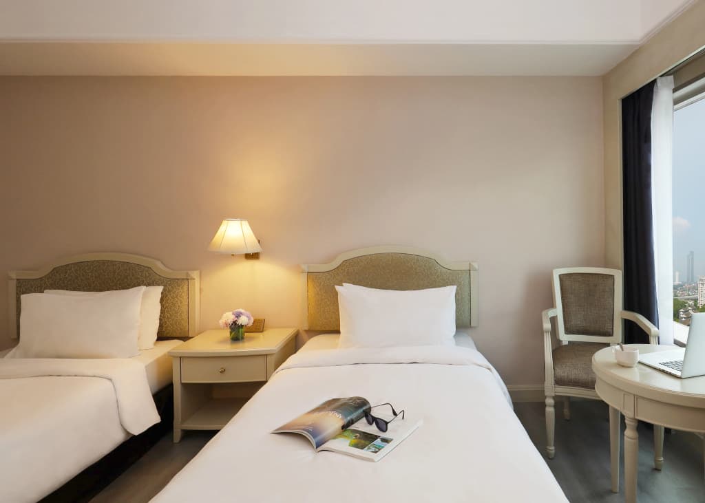 Berjaya Waterfront Hotel - photo 4