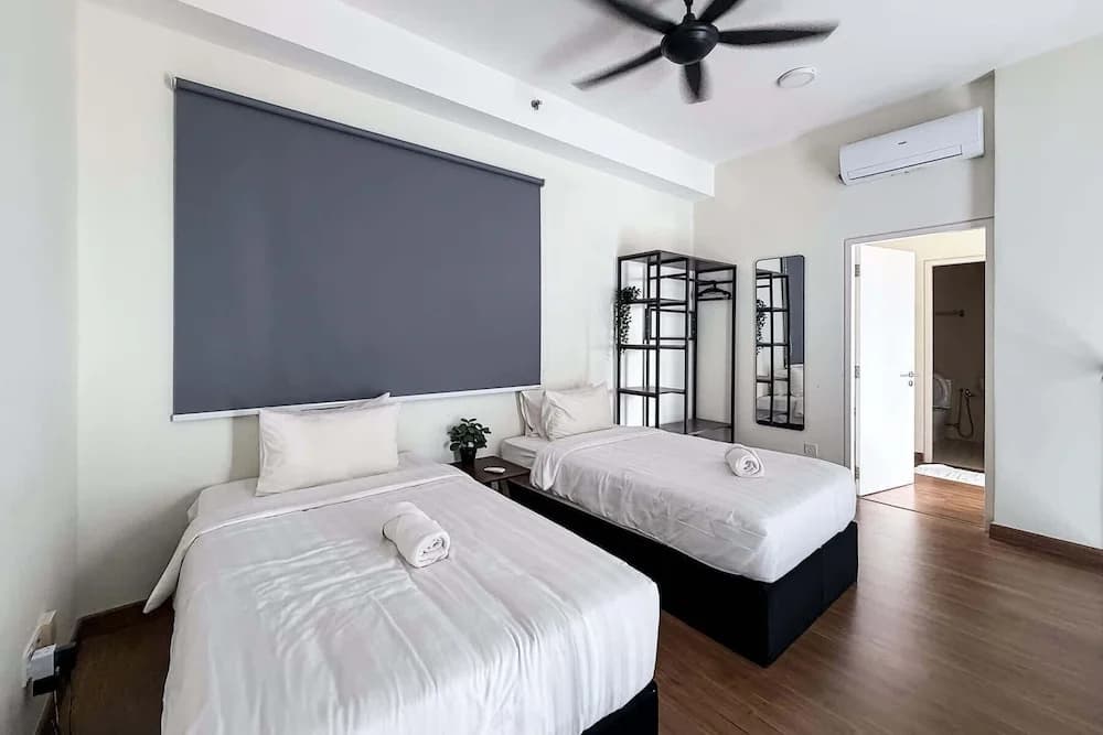 Modern Family Duplex for 6, Near Jonker St - photo 5