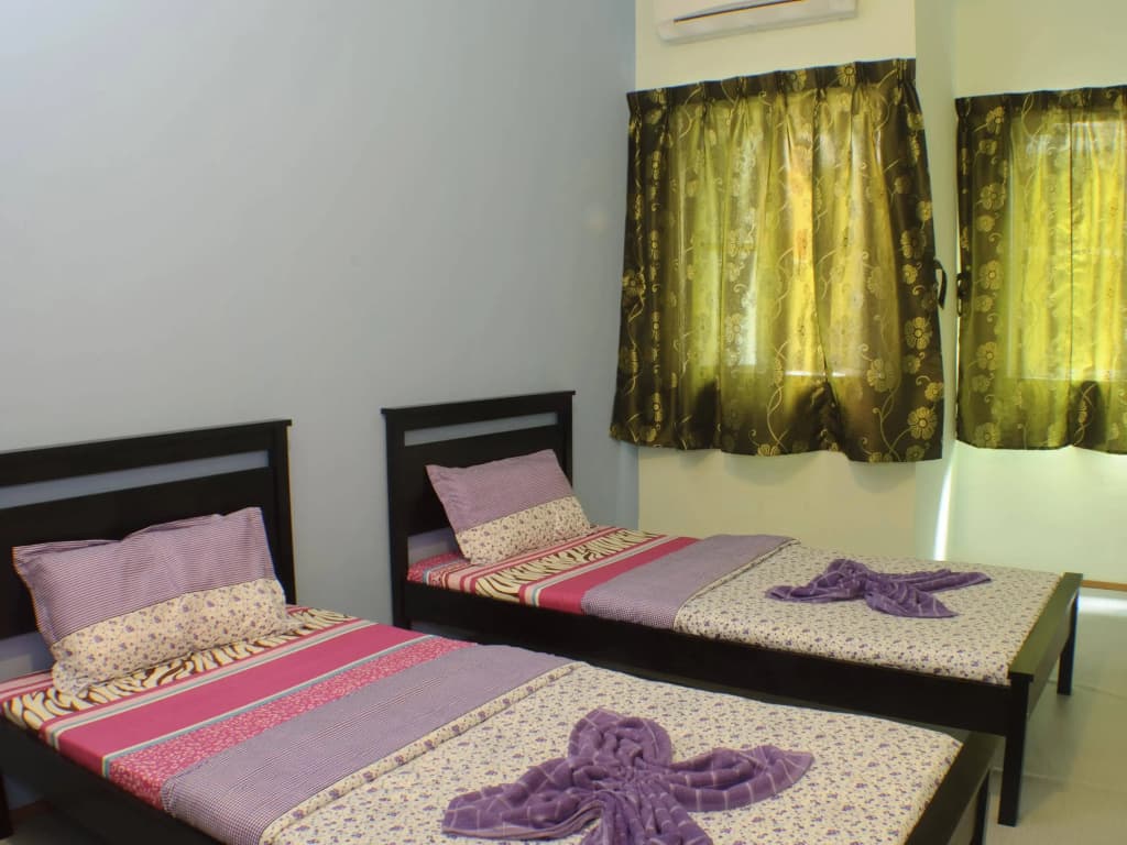 Borneo Sandakan Backpackers - photo 1