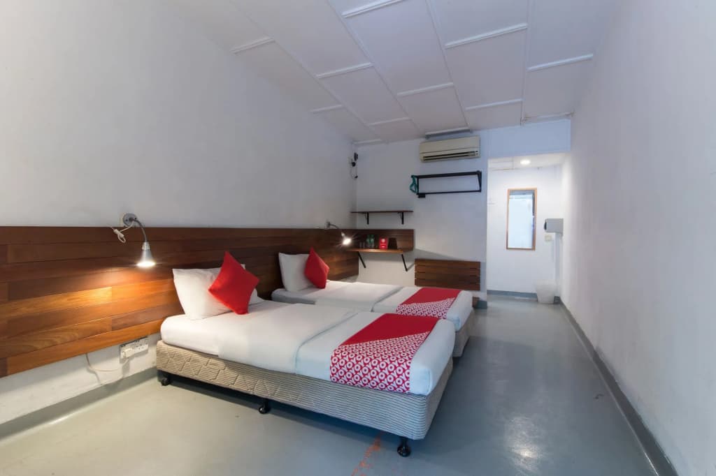 Lodge Paradize Hotel by OYO Rooms - photo 6