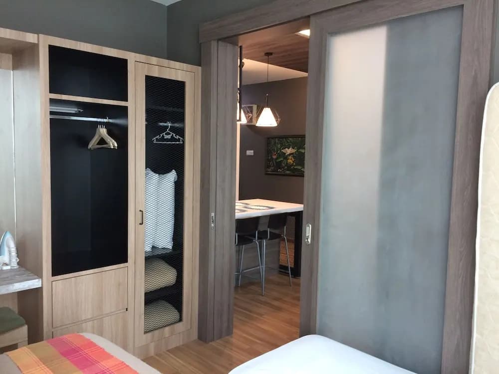 Lawang Suite Apartment With Balcony - photo 4