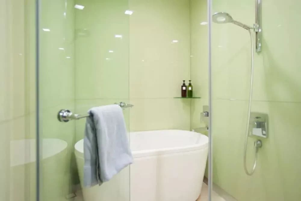 KL101 Service Suite at Soho Suites KLCC - photo 8
