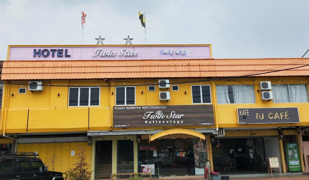 Twin Star Hotel - photo 1