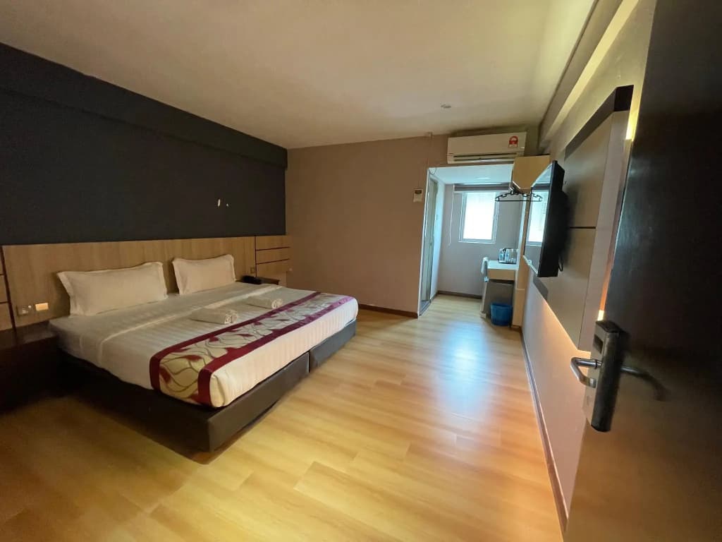 Palace Inn - photo 16