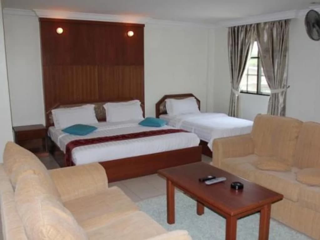 The Cottage Hotel - photo 6