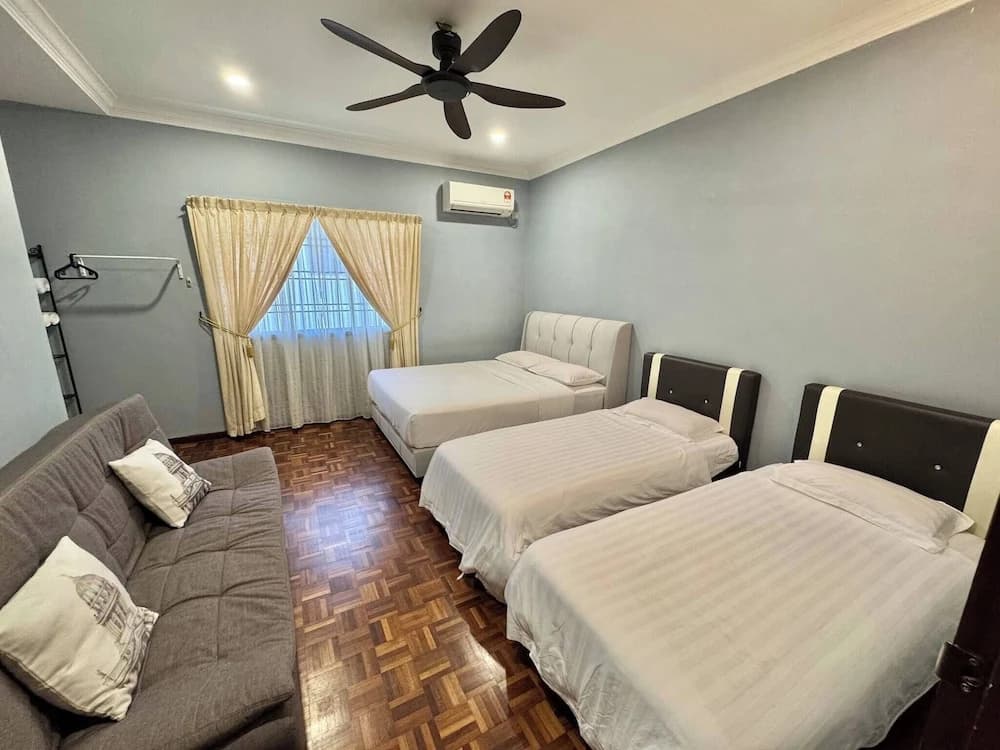 Spacious 4-bedroom House in Tebrau City, Johor Bahru - photo 3