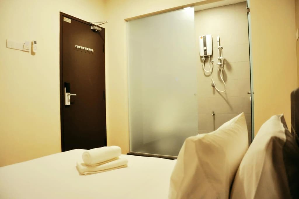 Gem Hotel Nusajaya - photo 4