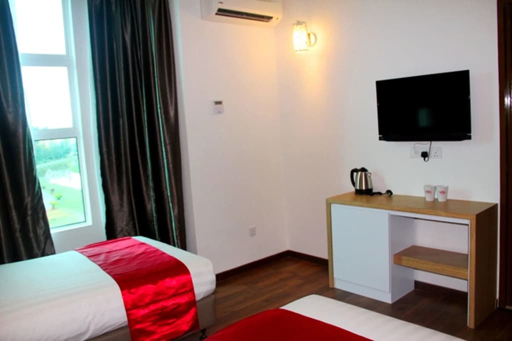 906 Premier Hotel - photo 6