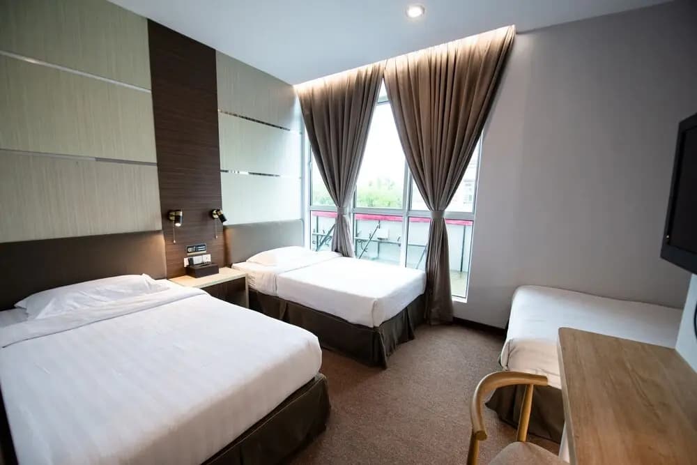 Capital O 90617 Hotel Meliden - photo 3
