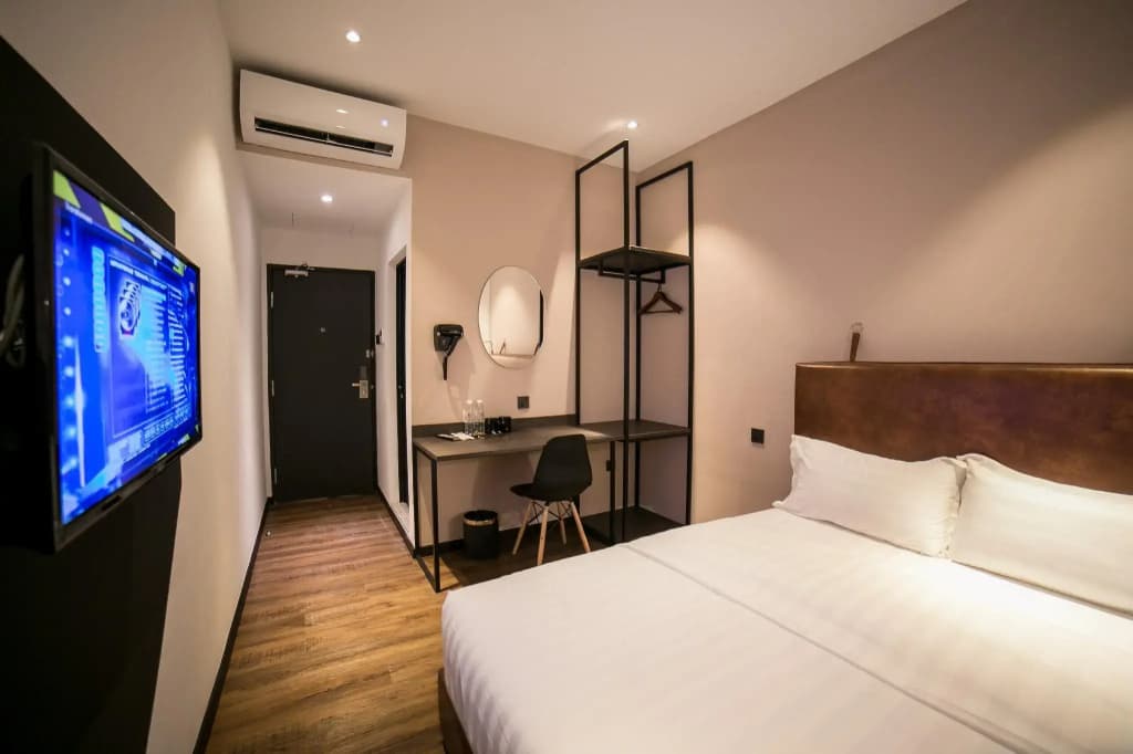Eureka Hotel - photo 3