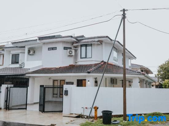 Ipoh Muji Retreat with pool by Verve - photo 2