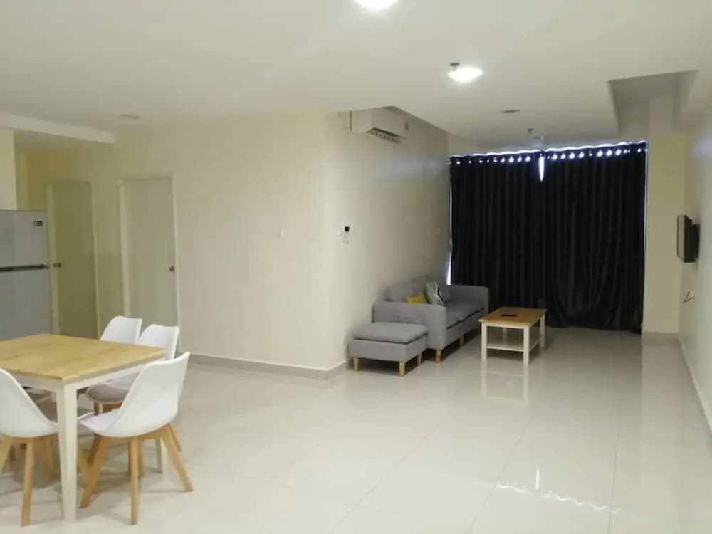 Place2Stay Business Hotel @ Emart Riam - photo 3